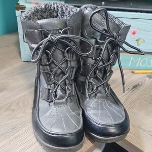 JBU Women's Black and Gray Winter Boots. SIZE 6